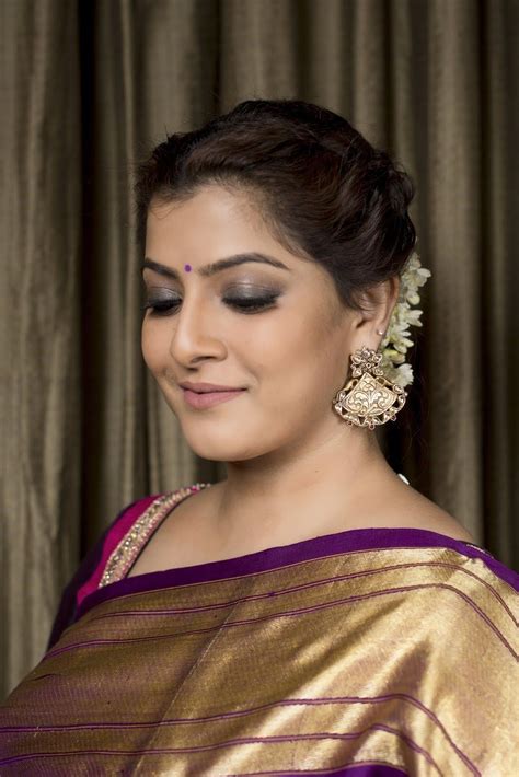 varalakshmi sarathkumar hot|Varalakshmi Sarathkumar Wallpapers